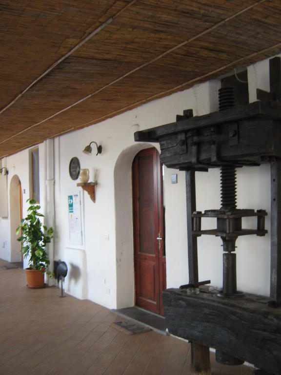 Albergo Seaside Leni Exterior foto